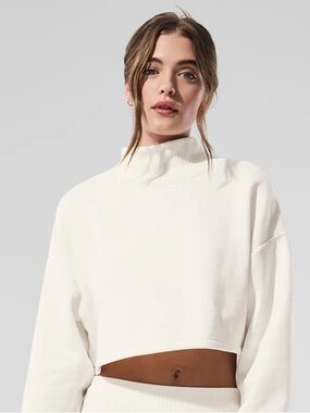 ALO Yoga Cream Cropped serenity Sweater